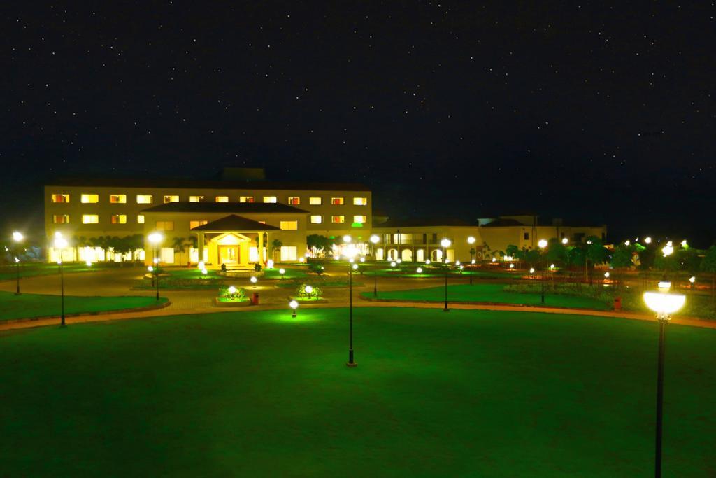 Grand Serenaa Hotel & Resorts, Auroville Ngoại thất bức ảnh